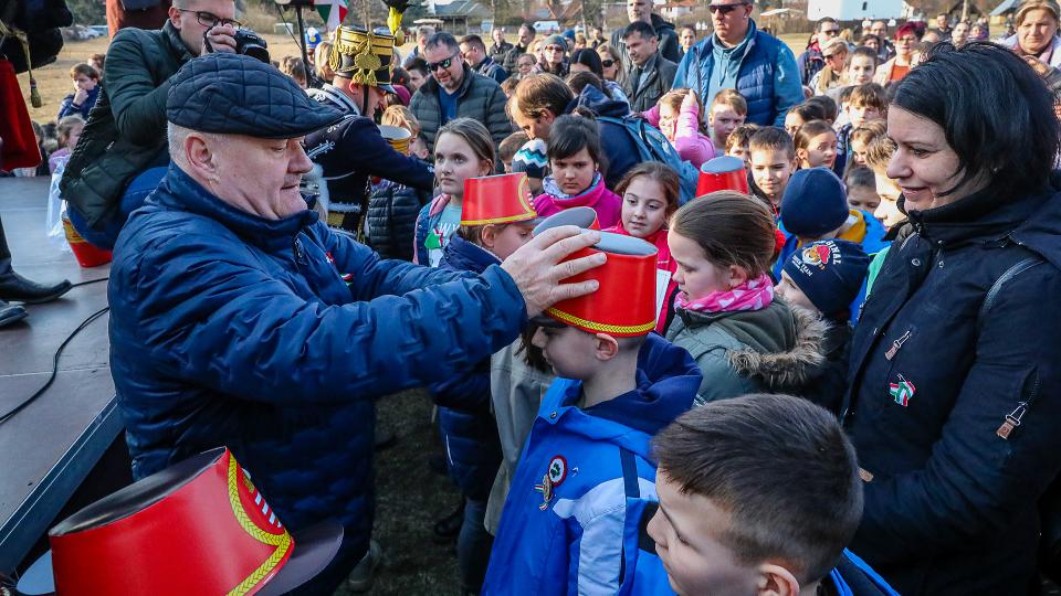 Csk a fejbe! - Felavattk a szombathelyi kishuszrokat a Vasi Skanzenben